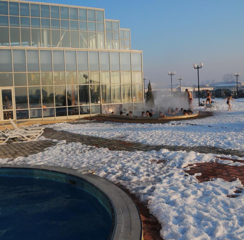 Hotel Alinalex - Paradisul Acvatic Brasov Ngoại thất bức ảnh