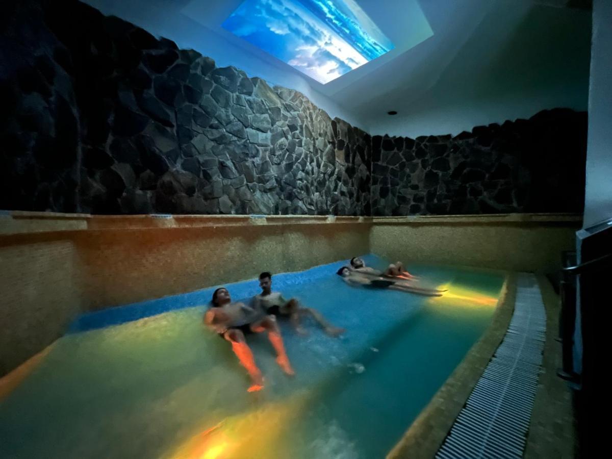 Hotel Alinalex - Paradisul Acvatic Brasov Ngoại thất bức ảnh