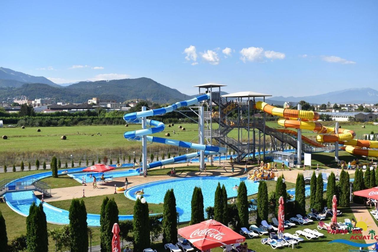 Hotel Alinalex - Paradisul Acvatic Brasov Ngoại thất bức ảnh