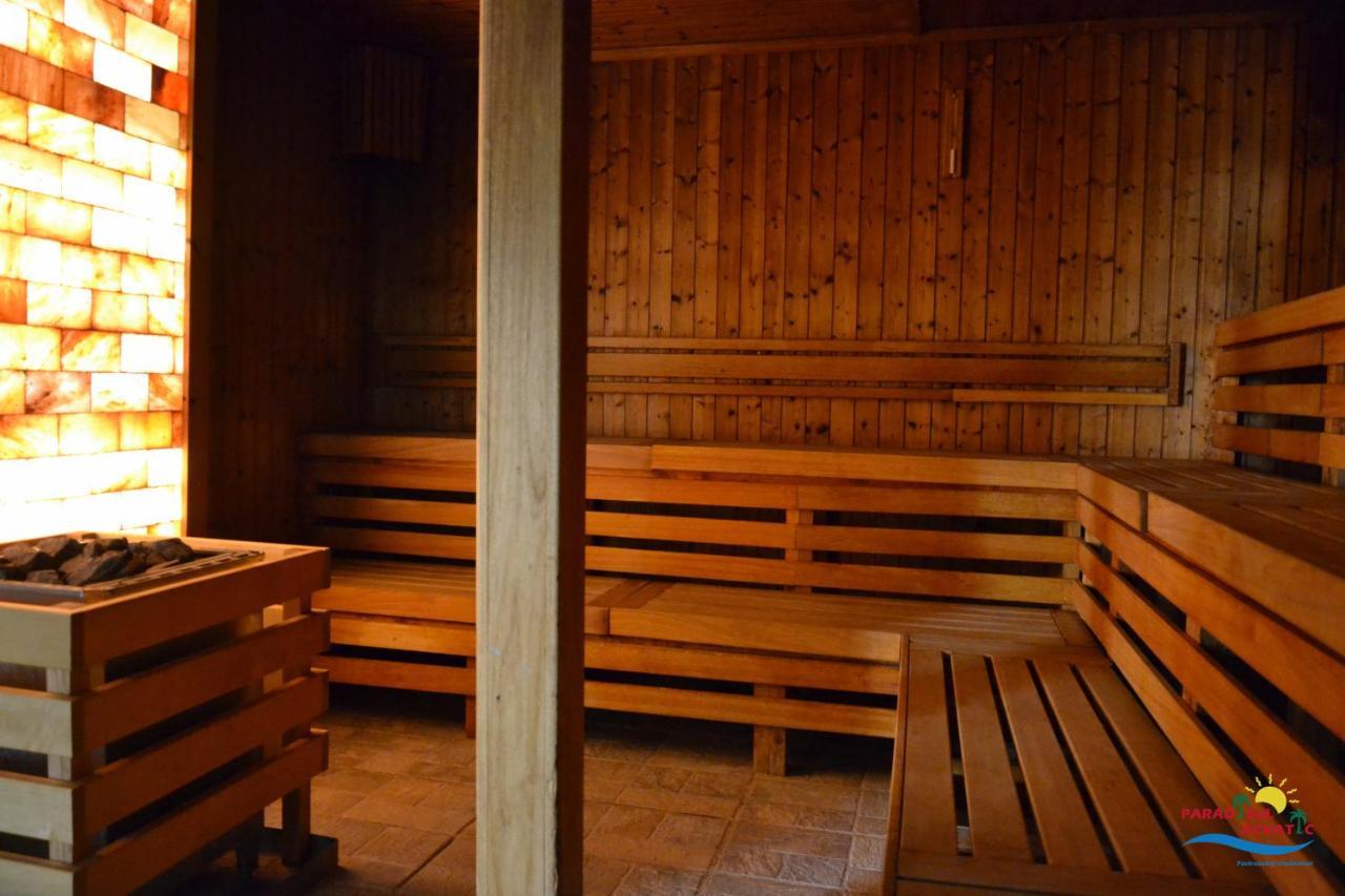 Hotel Alinalex - Paradisul Acvatic Brasov Ngoại thất bức ảnh