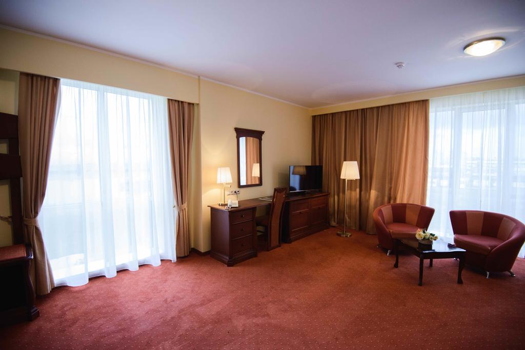 Hotel Alinalex - Paradisul Acvatic Brasov Ngoại thất bức ảnh